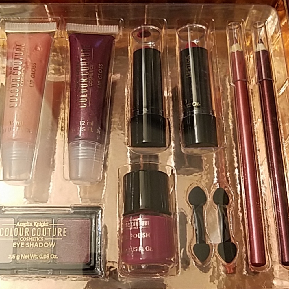 Color Couture Makeup Kit - Picture 7 of 8